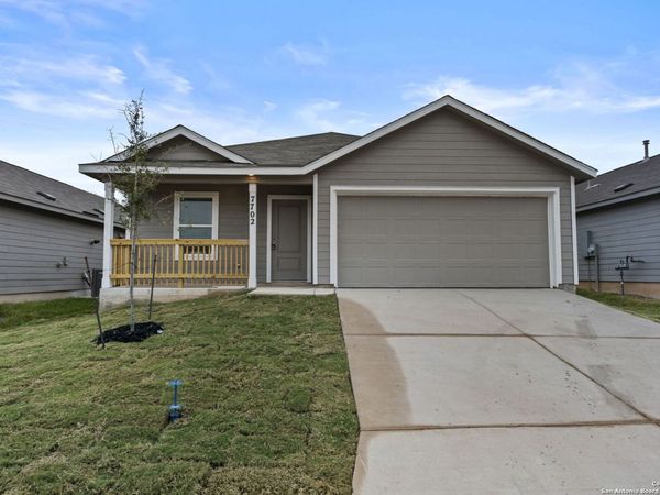 7702 Nessie Trails, Floresville, TX 78227