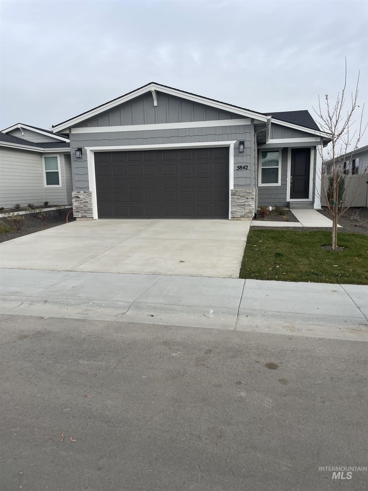 5842 N Static Line Ave, Meridian, ID 83646 Main Photo
