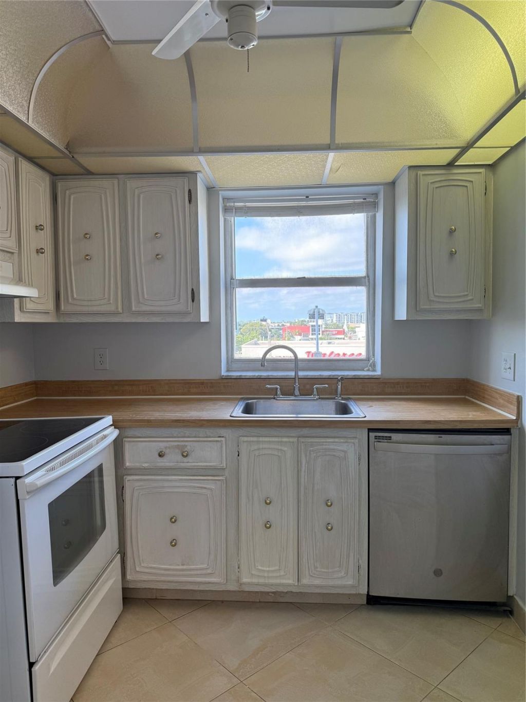 101 Briny Avenue, Unit 411, Pompano Beach, FL 33062 Photo