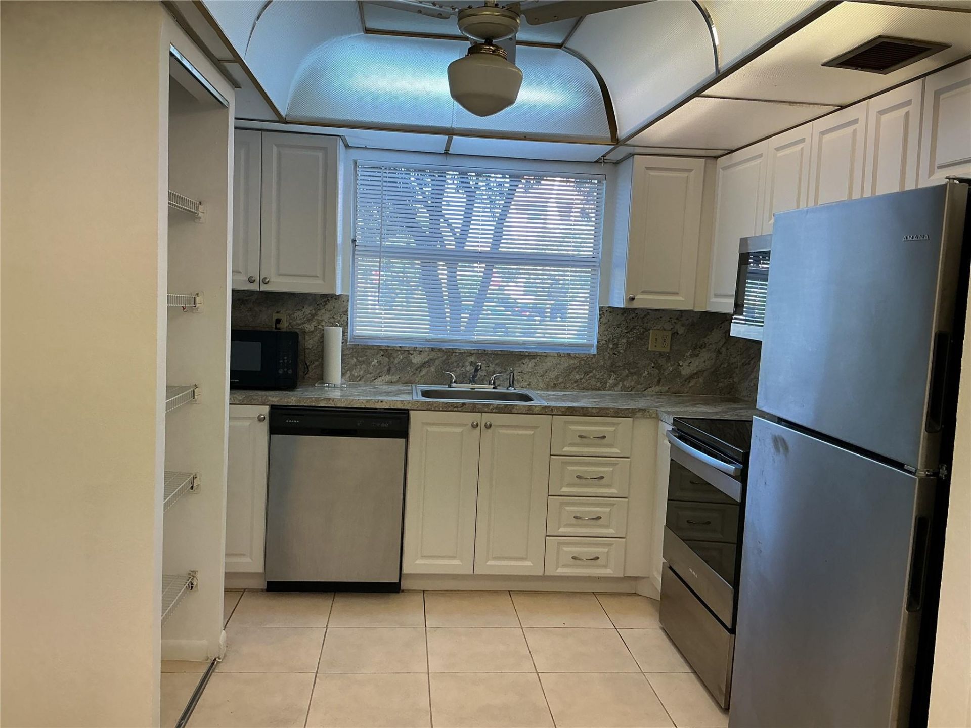 9481 Sunrise Lakes Boulevard, Unit 102, Sunrise, FL 33322 Photo