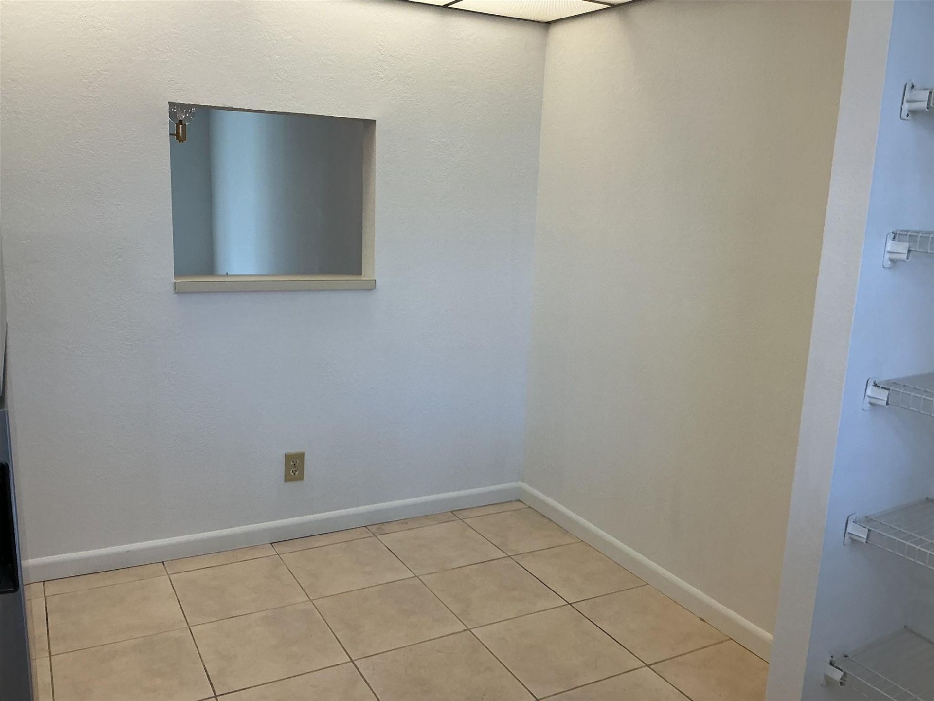 9481 Sunrise Lakes Boulevard, Unit 102, Sunrise, FL 33322 Photo