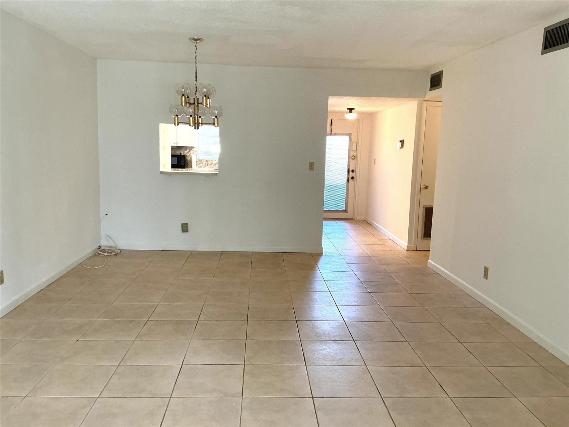 9481 Sunrise Lakes Boulevard, Unit 102, Sunrise, FL 33322 Photo