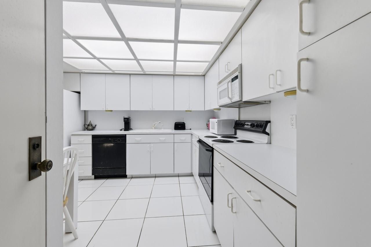 4900 N Ocean Boulevard, Unit 303, Lauderdale by the Sea, FL 33308 Photo