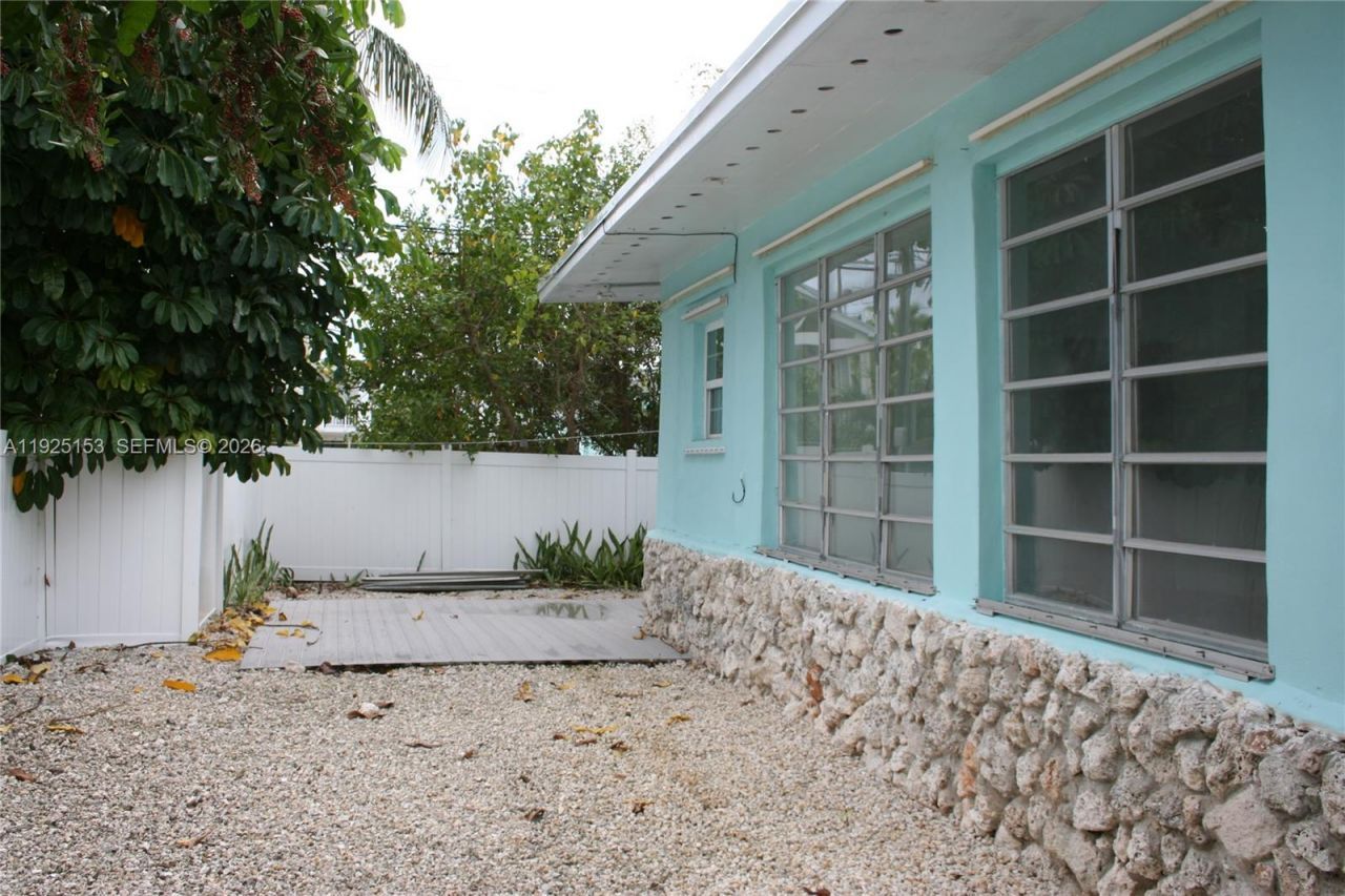 228 Oleander Dr, Key Largo, FL 33070 Photo