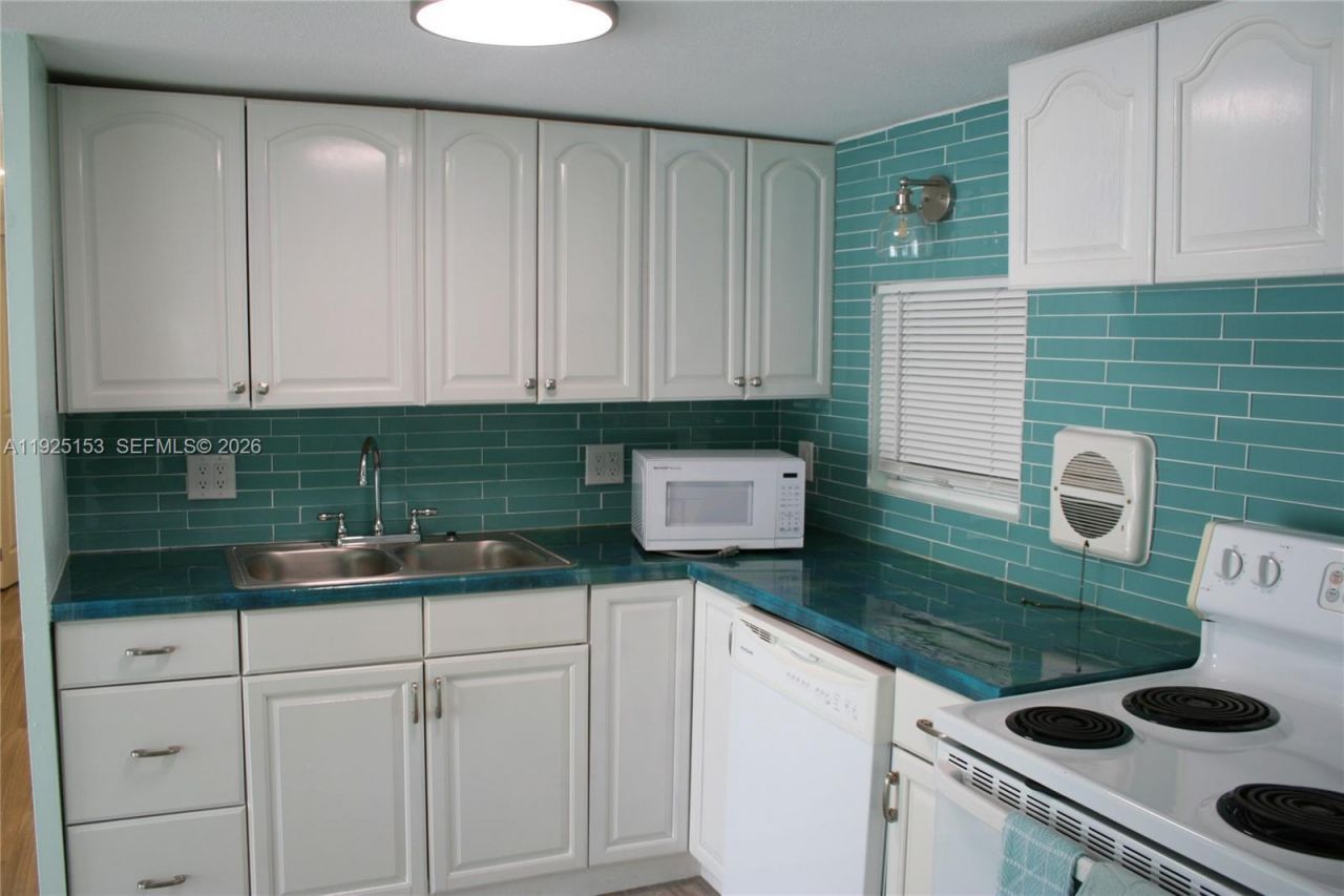 228 Oleander Dr, Key Largo, FL 33070 Photo