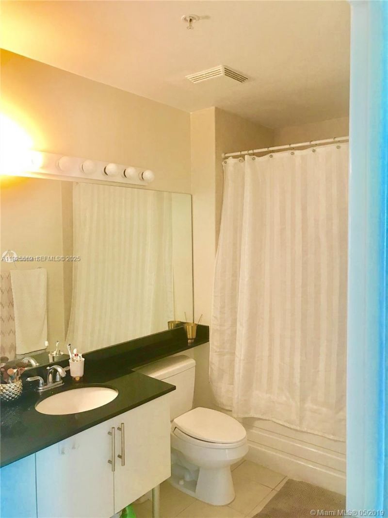 31 SE 5th St, Unit 4218, Miami, FL 33131 Photo