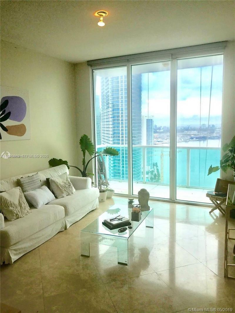 31 SE 5th St, Unit 4218, Miami, FL 33131 Photo