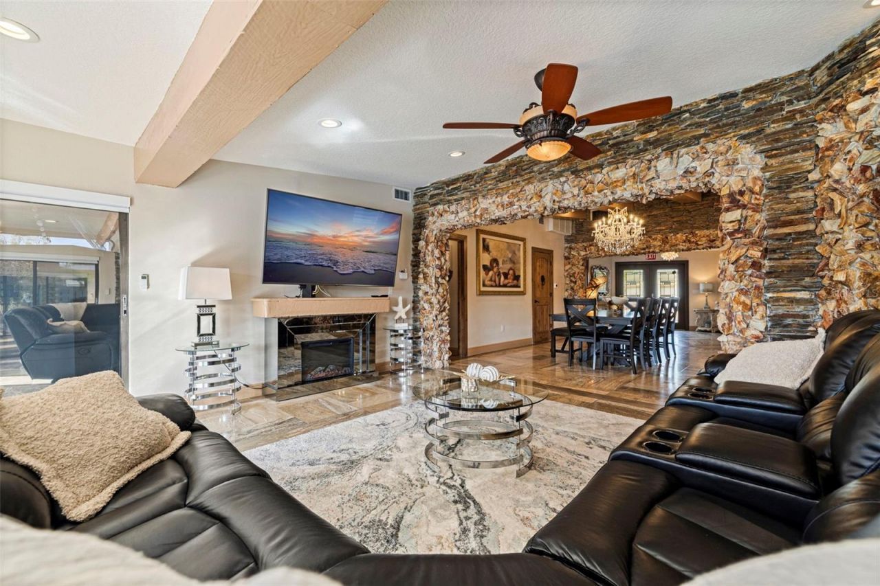 357 La Hacienda Drive, Indian Rocks Beach, FL 33785 Photo