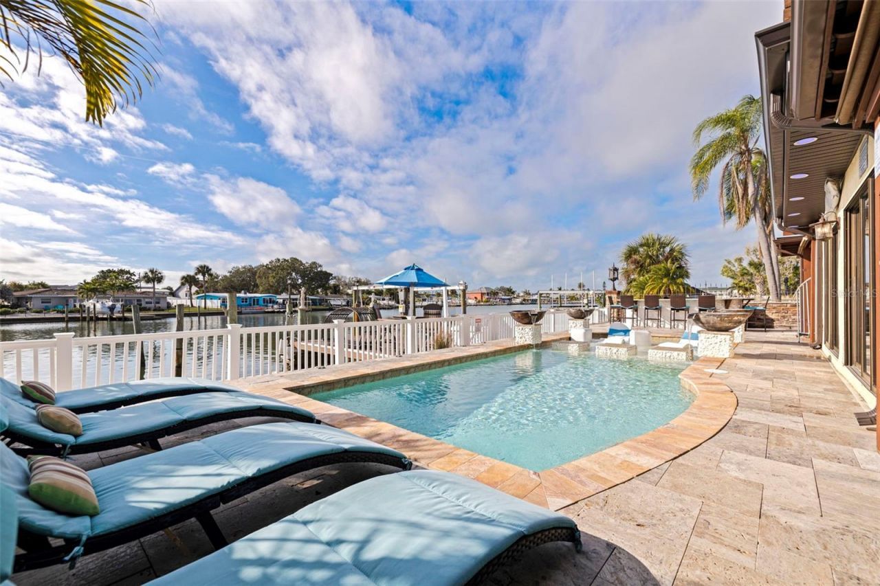 357 La Hacienda Drive, Indian Rocks Beach, FL 33785 Photo