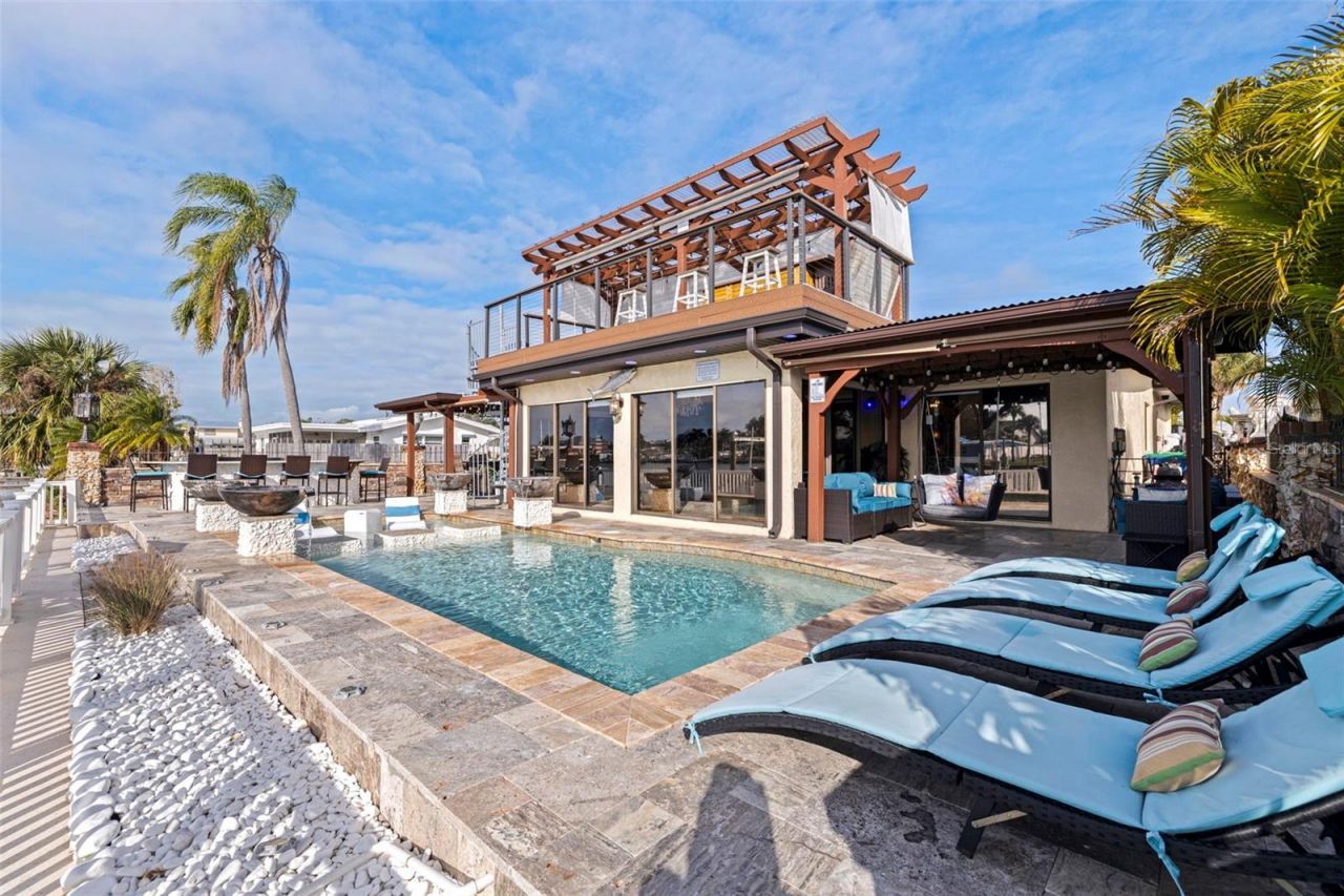 357 La Hacienda Drive, Indian Rocks Beach, FL 33785 Photo