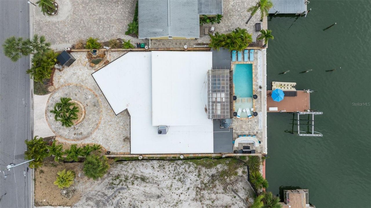 357 La Hacienda Drive, Indian Rocks Beach, FL 33785 Photo