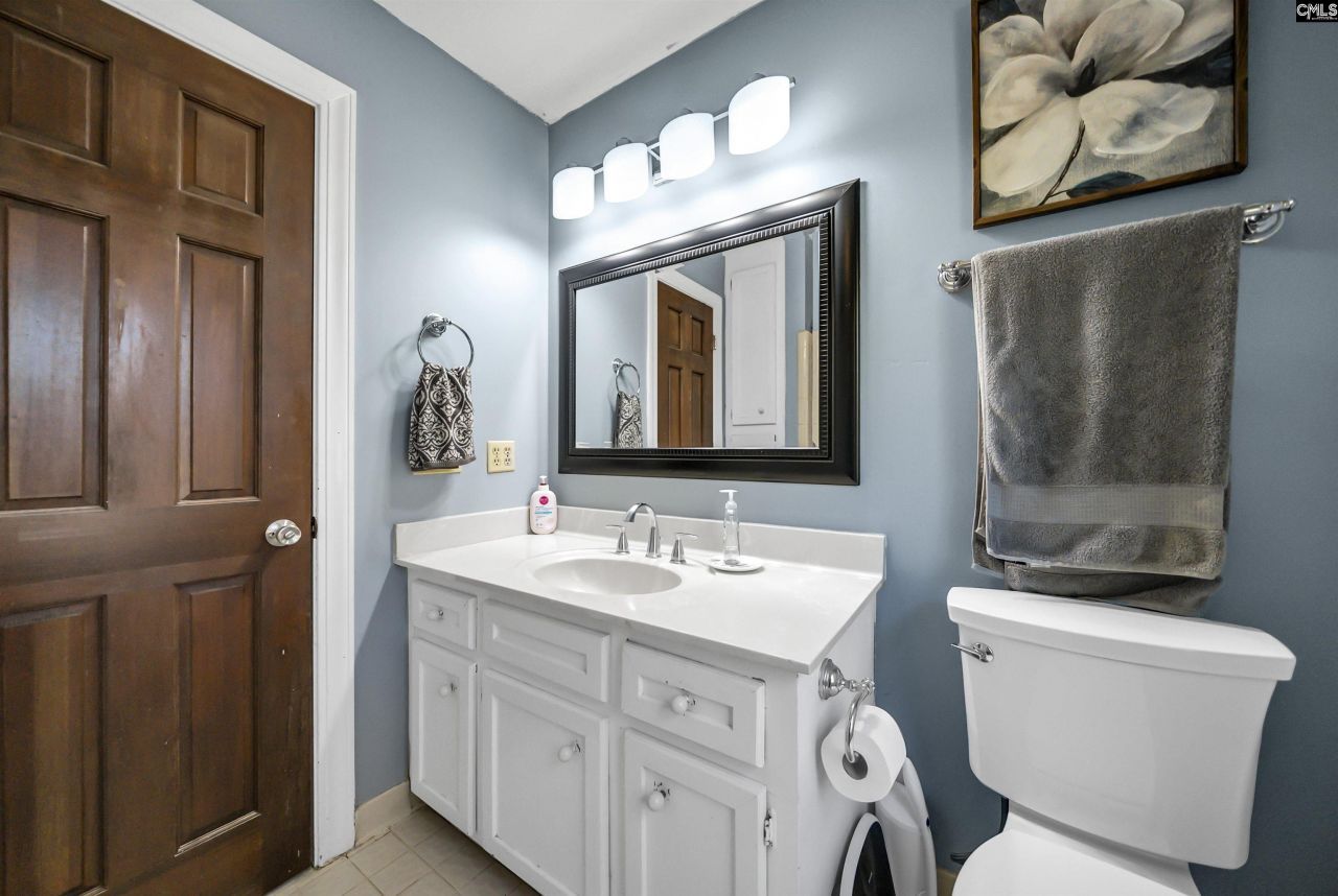 1908 Hollingshed Road Photo 34