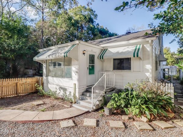 1054 Columbus Street, Biloxi, MS 39530