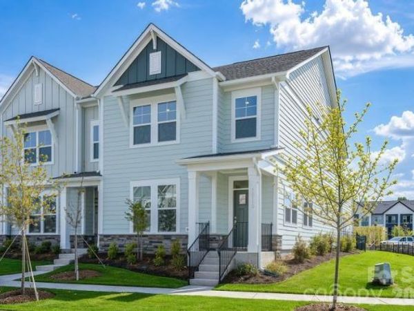 10110 Mamillion Drive, Huntersville, NC 28078