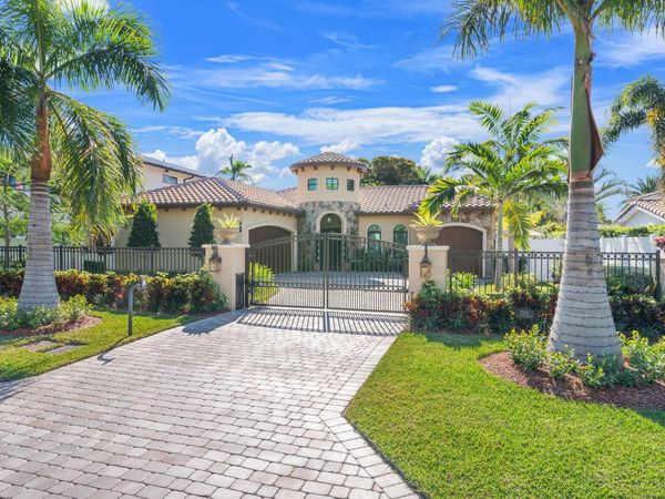 2500 NE 14th Street, Fort Lauderdale, FL 33304