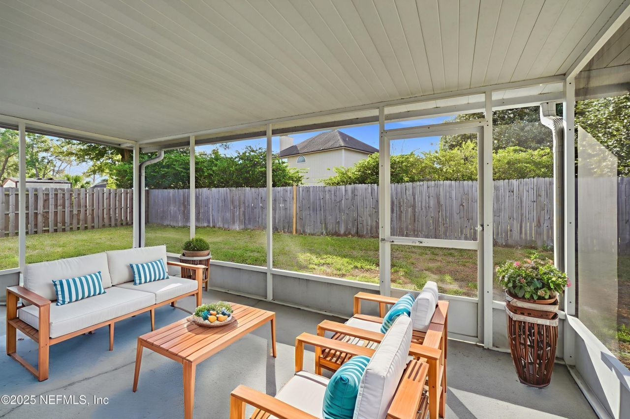 8428 Country Bend Circle E, Jacksonville, FL 32244 Photo