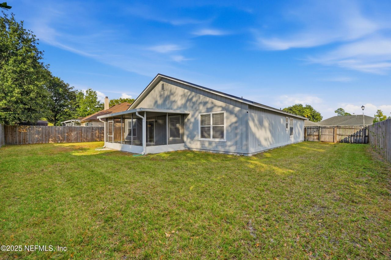 8428 Country Bend Circle E, Jacksonville, FL 32244 Photo