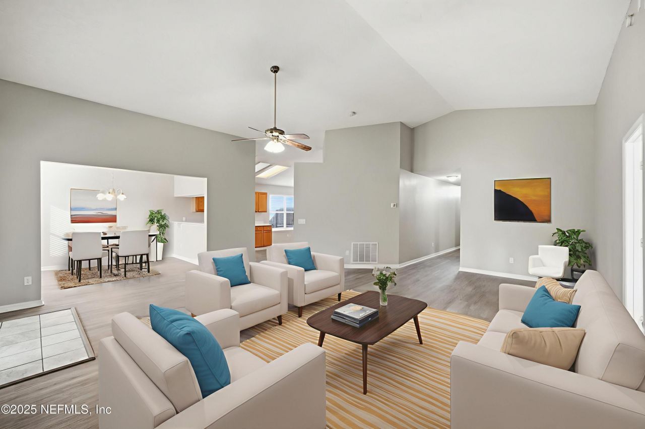 8428 Country Bend Circle E, Jacksonville, FL 32244 Photo