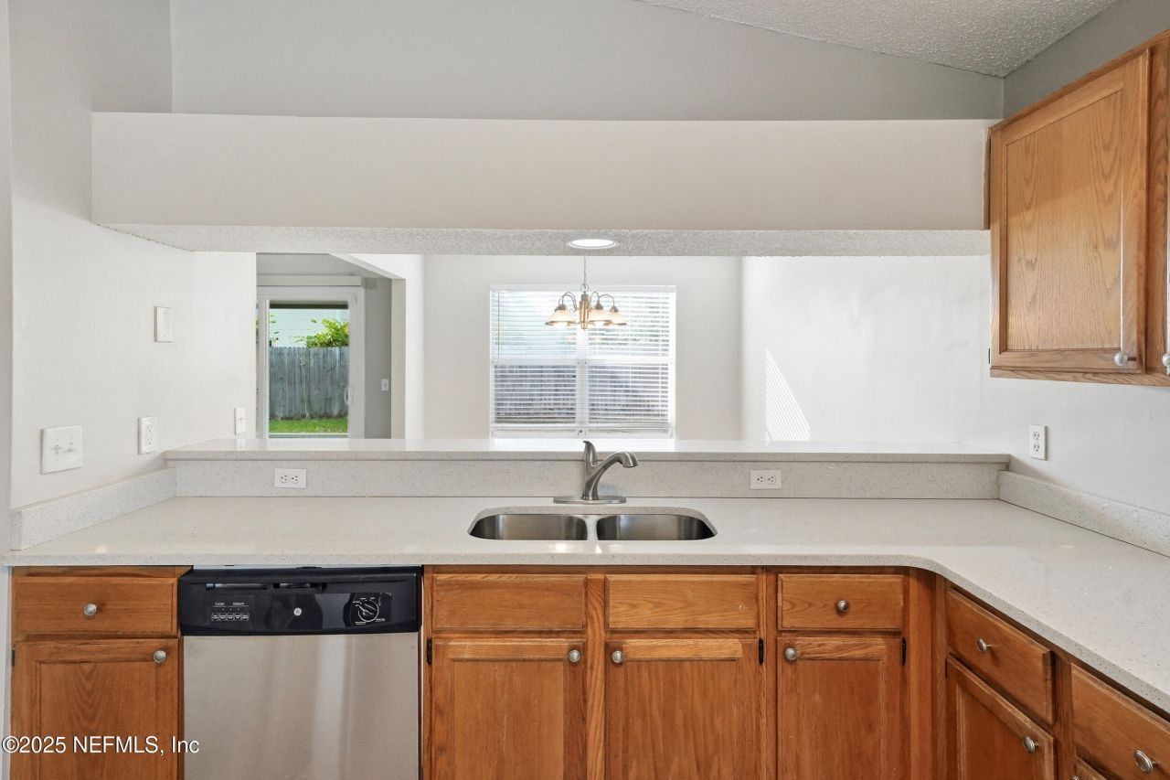 8428 Country Bend Circle E, Jacksonville, FL 32244 Photo