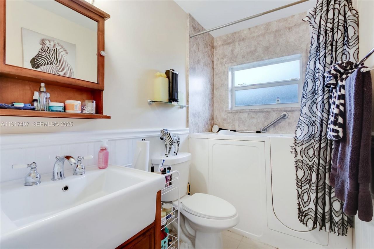 7100 NW 99th Ave, Tamarac, FL 33321 Photo