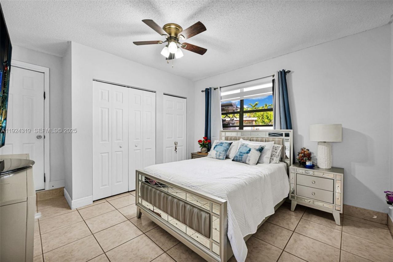 31 NW 133rd Pl, Miami, FL 33182 Photo