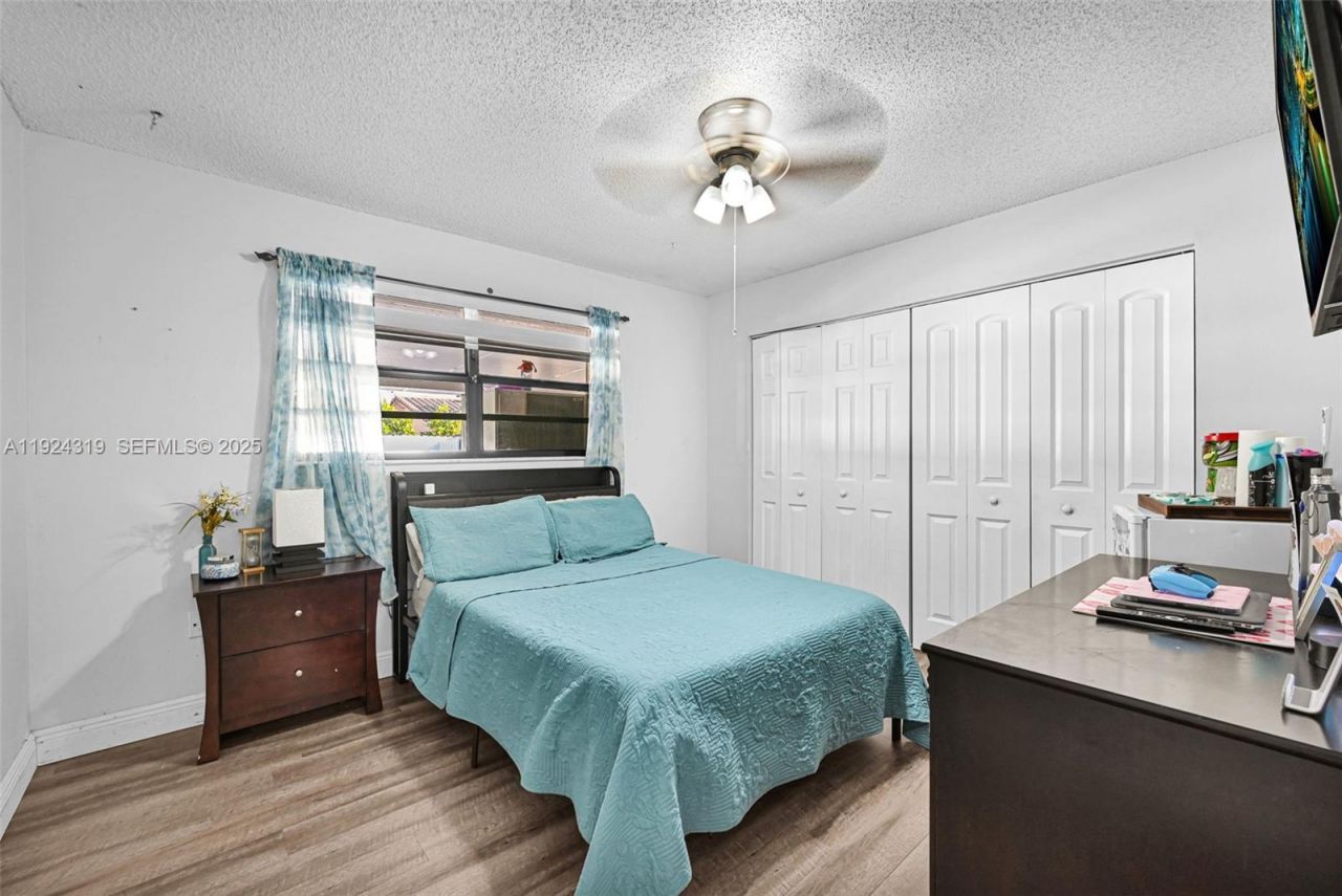 31 NW 133rd Pl, Miami, FL 33182 Photo