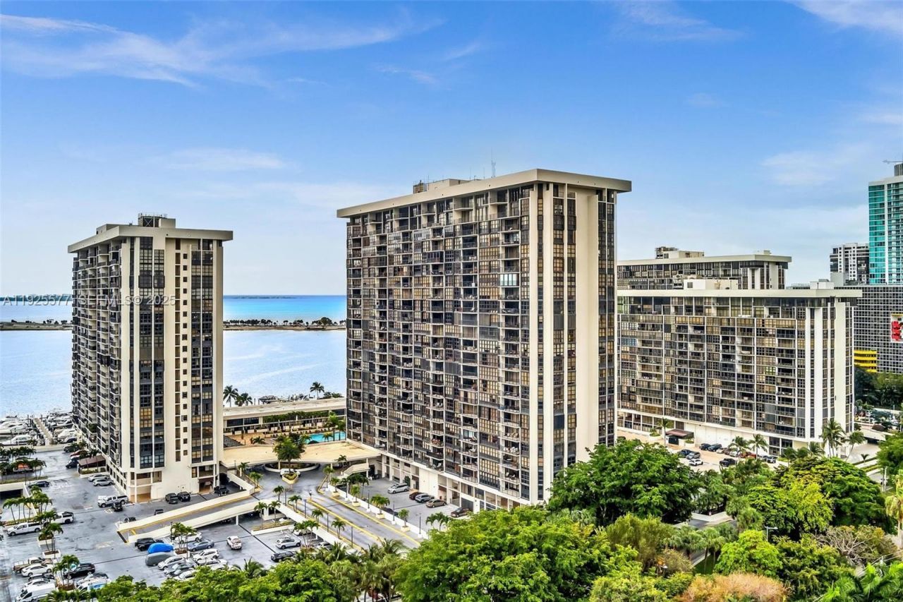 1865 Brickell Ave, Unit A703, Miami, FL 33129 Photo