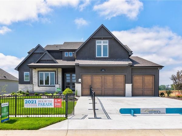 22053 W 99th Terrace, Lenexa, KS 66220
