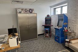 192 East Bay Street photo 4