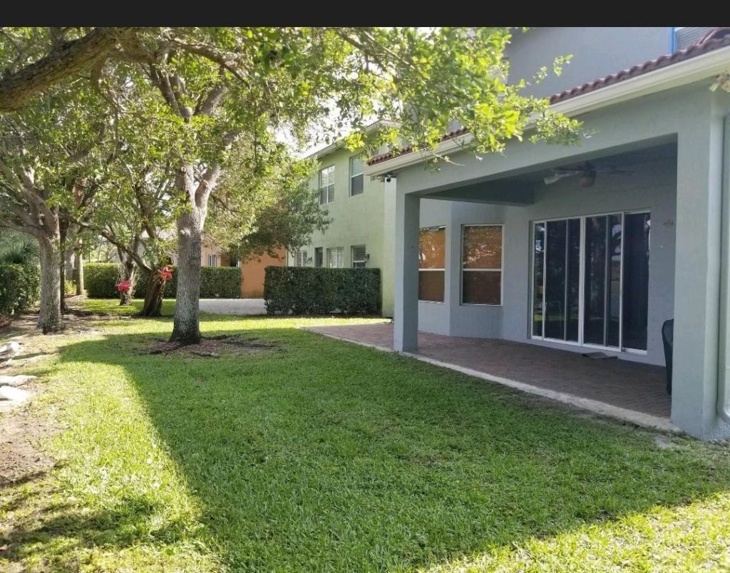 21 Country Lake Circle, Boynton Beach, FL 33436 Photo