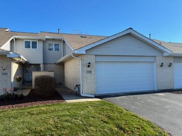 7709 W 158th Court, Orland Park, IL 60462