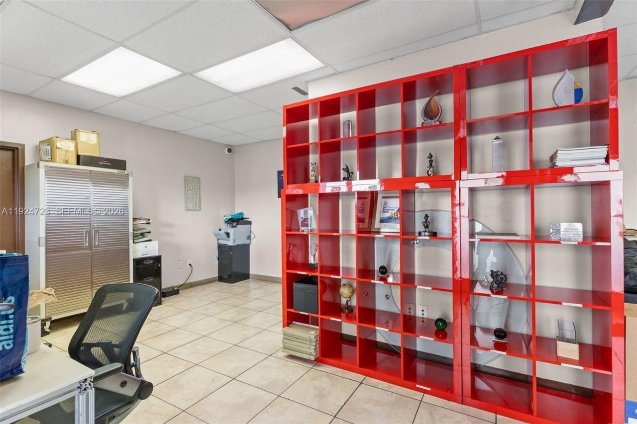 1041 E 24th St, Hialeah, FL 33013 Photo