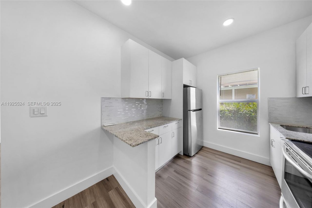 3237 SW 4th St, Miami, FL 33135 Photo