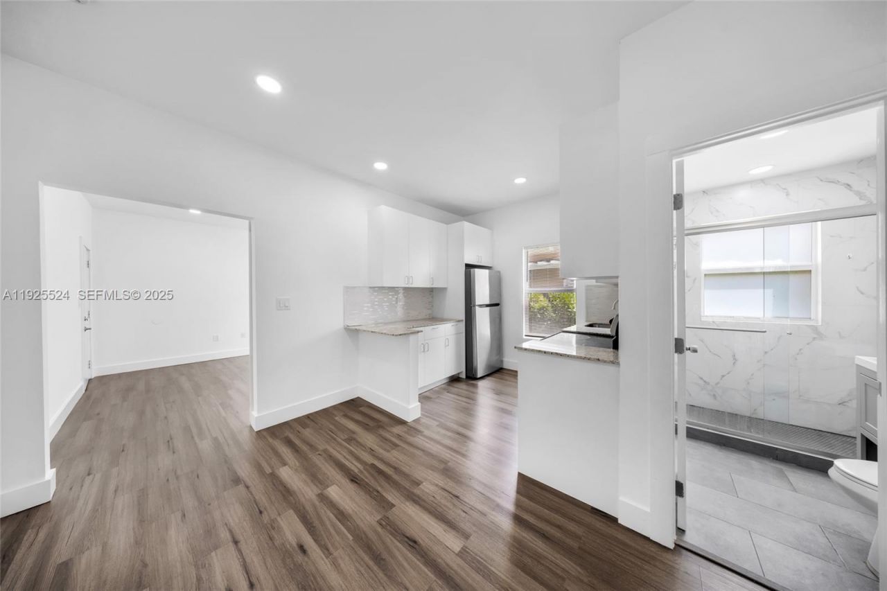 3237 SW 4th St, Miami, FL 33135 Photo