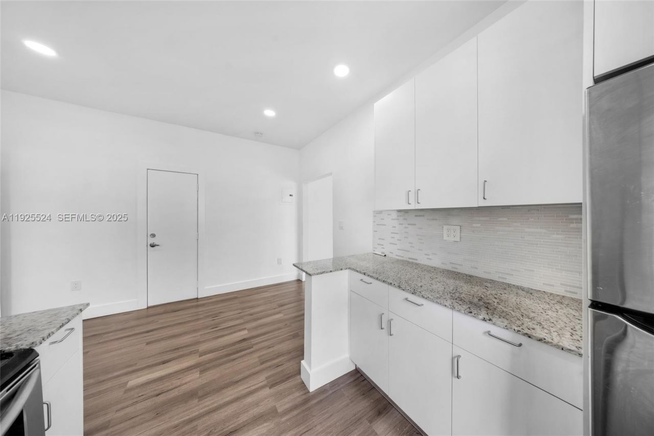 3237 SW 4th St, Miami, FL 33135 Photo