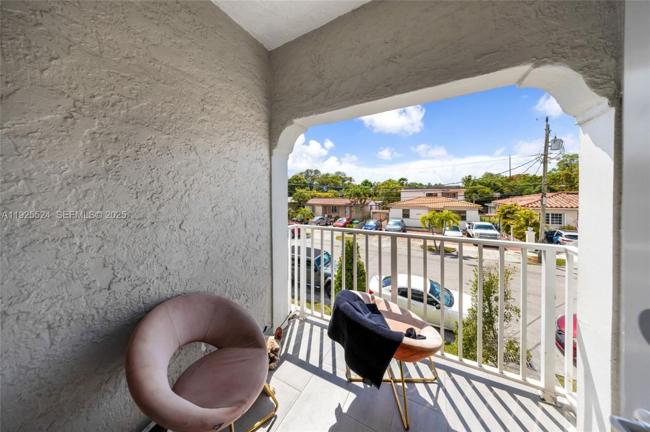 3237 SW 4th St, Miami, FL 33135 Photo