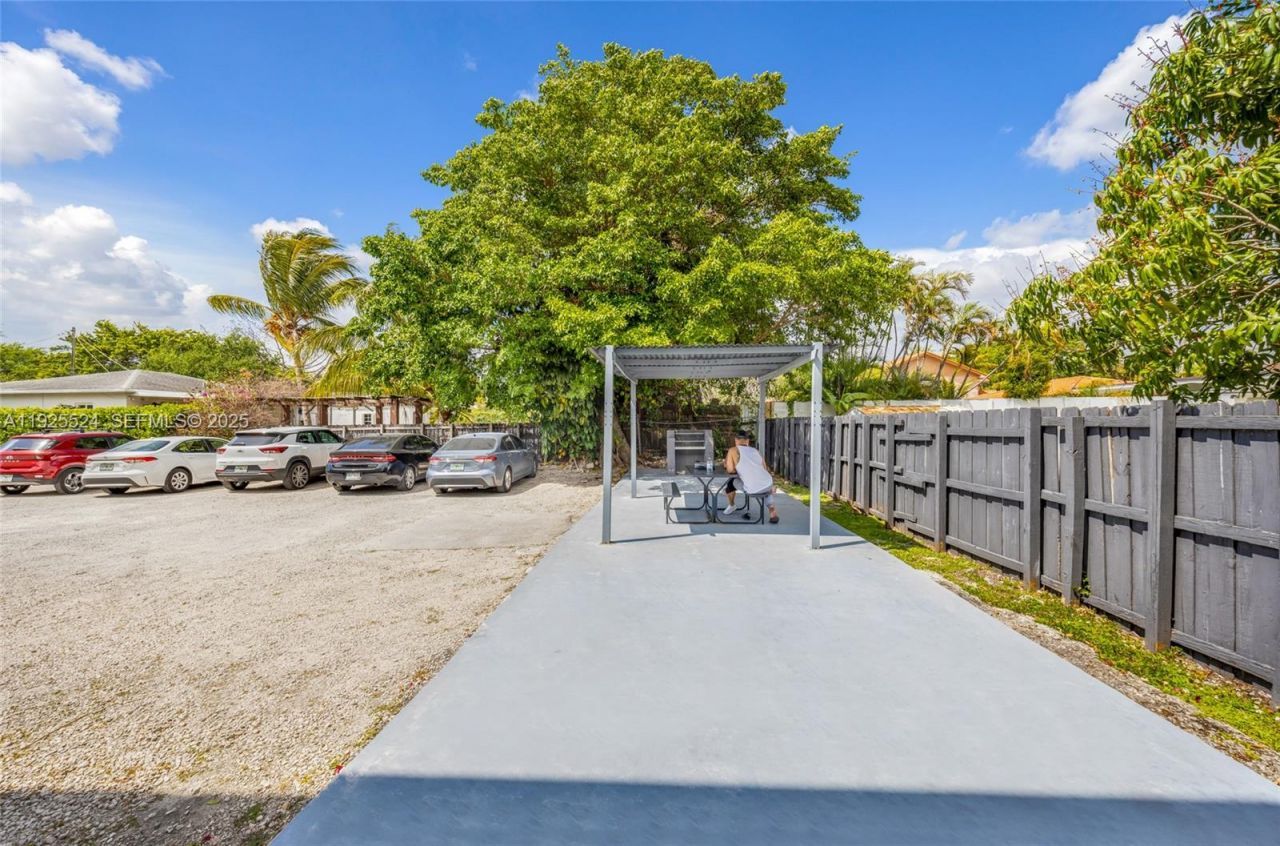 3237 SW 4th St, Miami, FL 33135 Photo