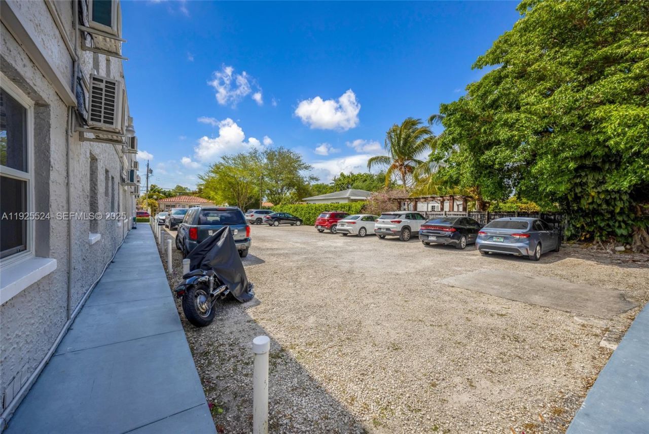 3237 SW 4th St, Miami, FL 33135 Photo