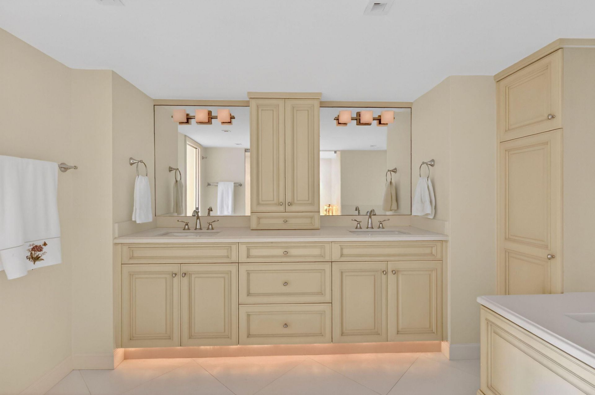 4000 N Highway A1a, Unit 502, Hutchinson Island, FL 34949 Photo