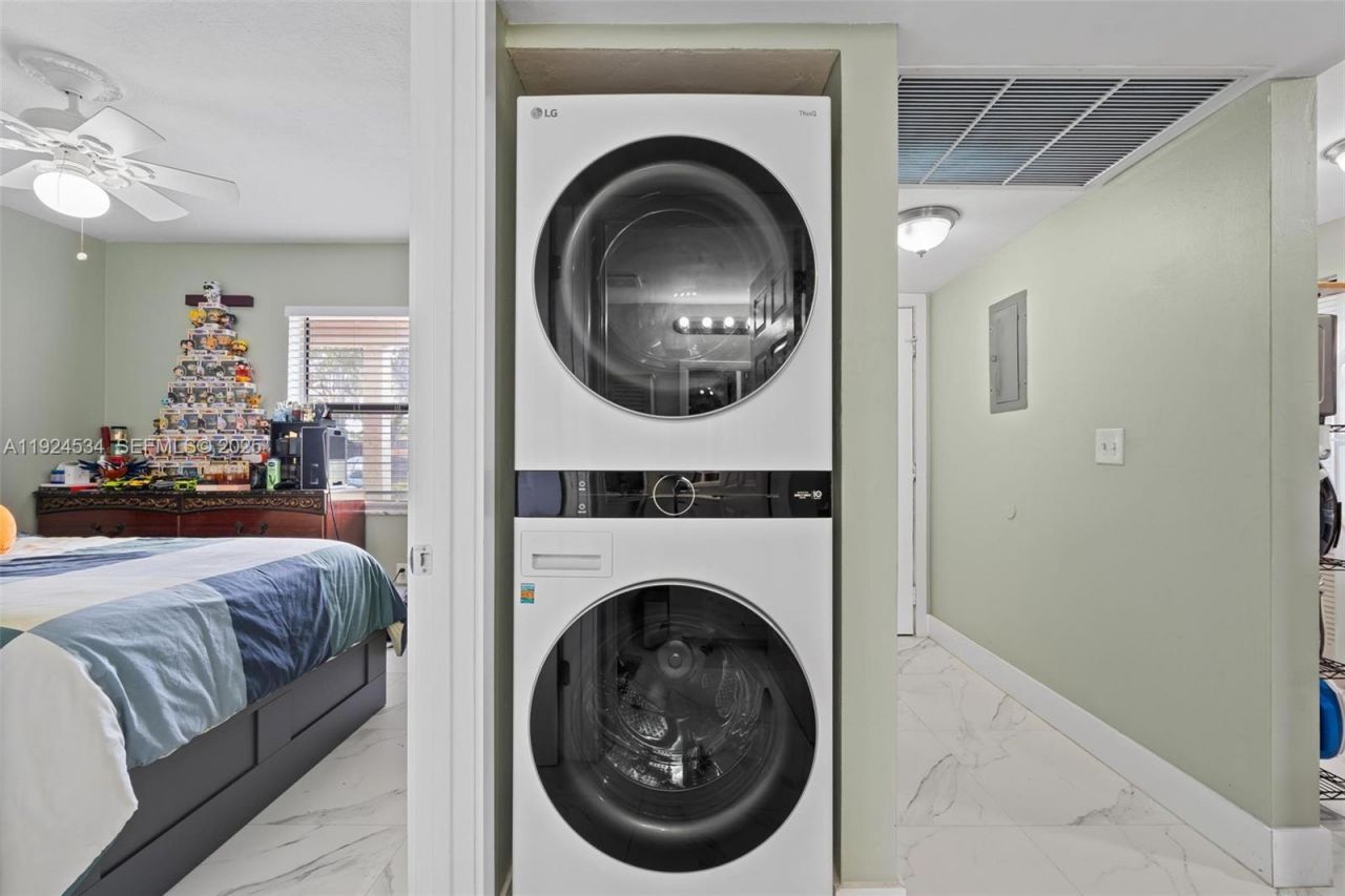 821 NE 207th Ln, Unit 102-1, Miami, FL 33179 Photo