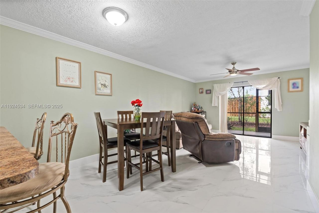 821 NE 207th Ln, Unit 102-1, Miami, FL 33179 Photo