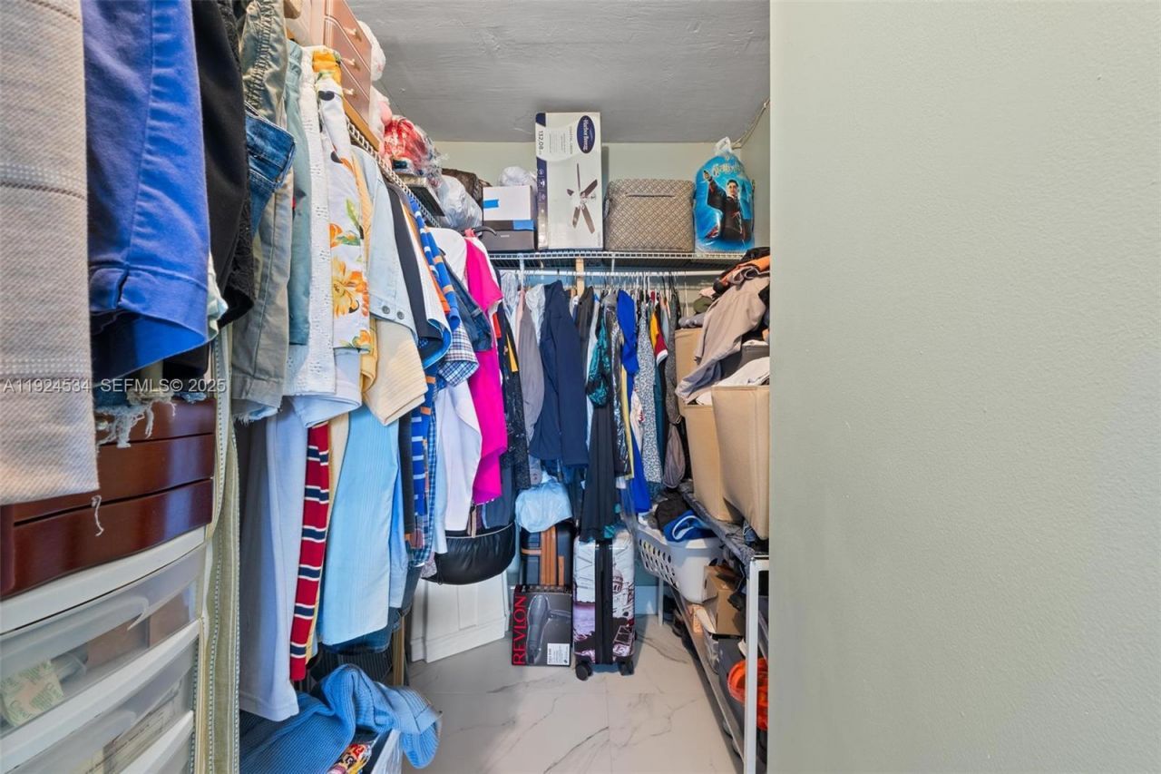 821 NE 207th Ln, Unit 102-1, Miami, FL 33179 Photo