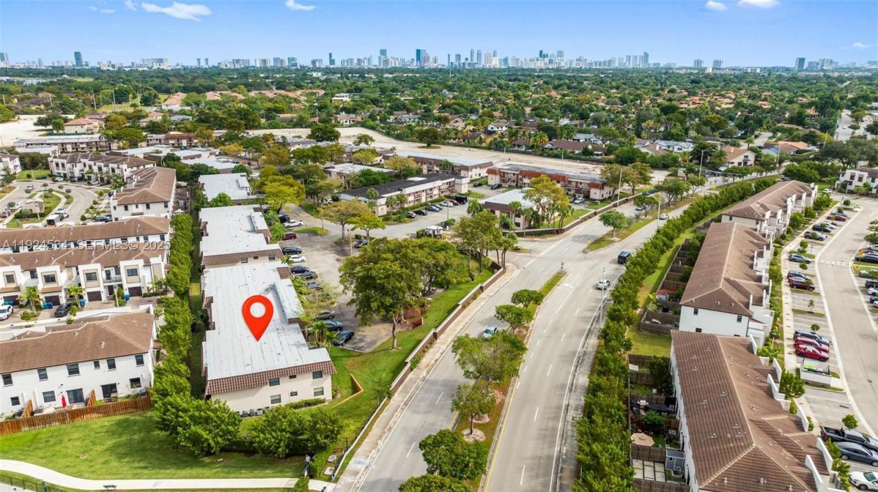 821 NE 207th Ln, Unit 102-1, Miami, FL 33179 Photo