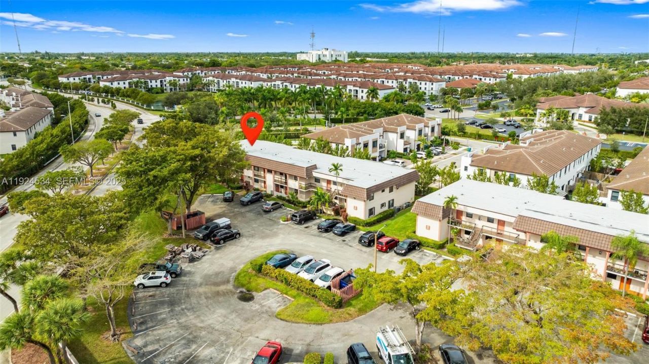 821 NE 207th Ln, Unit 102-1, Miami, FL 33179 Photo