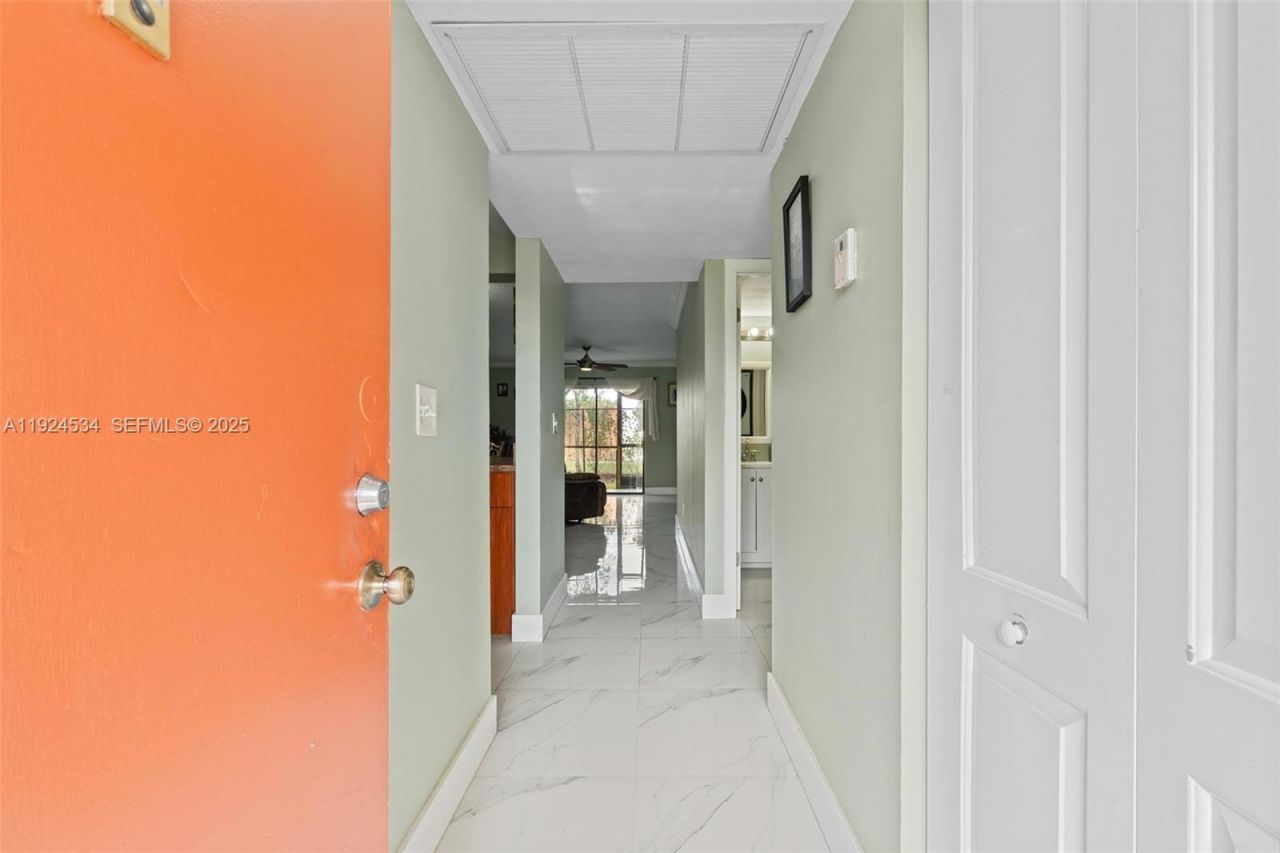 821 NE 207th Ln, Unit 102-1, Miami, FL 33179 Photo