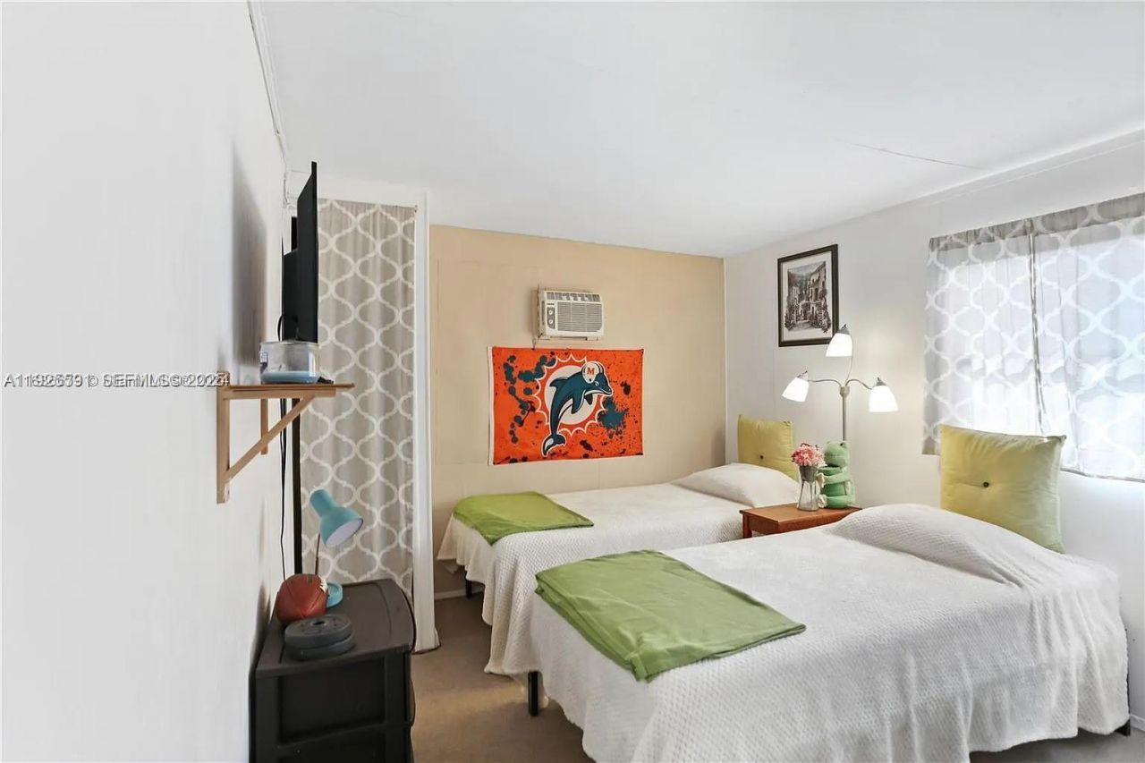 8616 SW 16th Pl, Davie, FL 33324 Photo