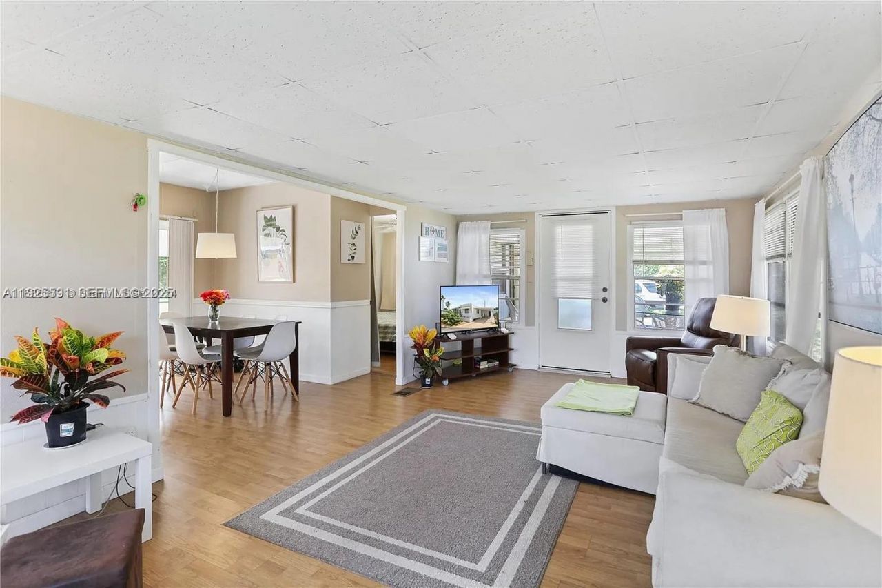 8616 SW 16th Pl, Davie, FL 33324 Photo