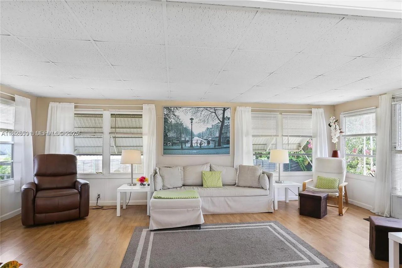 8616 SW 16th Pl, Davie, FL 33324 Photo