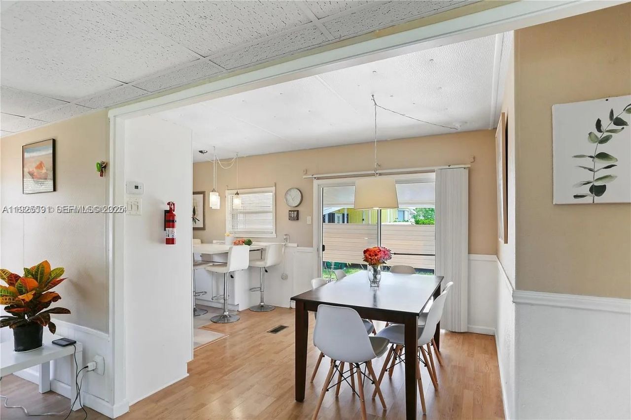 8616 SW 16th Pl, Davie, FL 33324 Photo