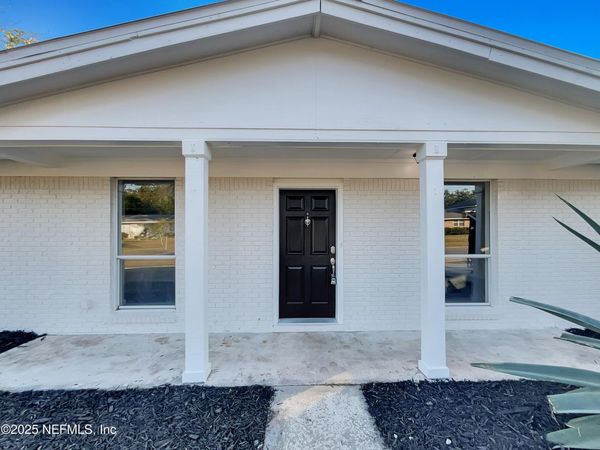 7748 KNOLL Drive N, Jacksonville, FL 32221